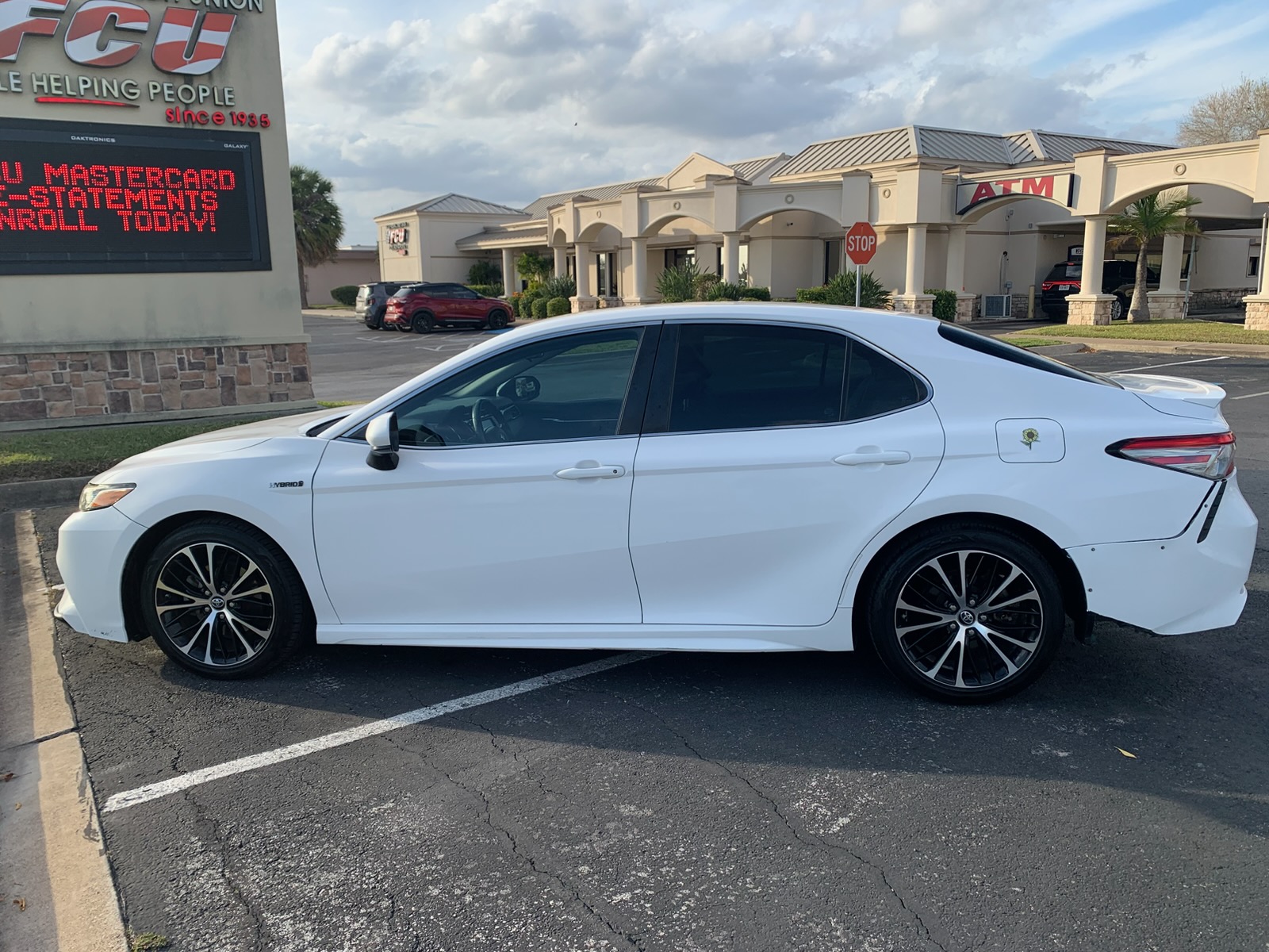 2018 T0YOTA CAMRY 3 - VFCU